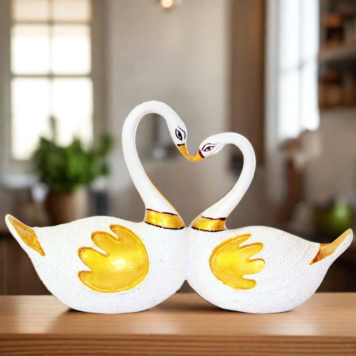 Handcrafted Resin Kissing Duck for Showpiece - Decorwala